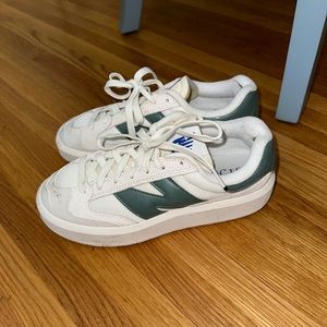 New Balance White and Green Women's Shoes